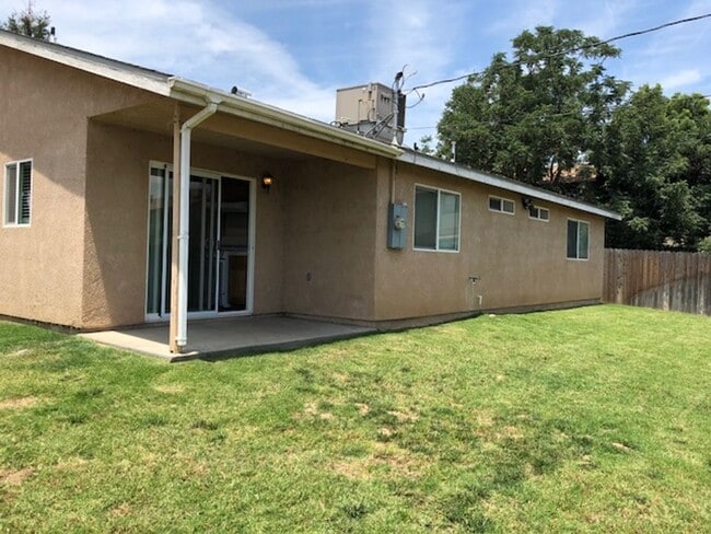 Foto del edificio - Newer Farmerville Home