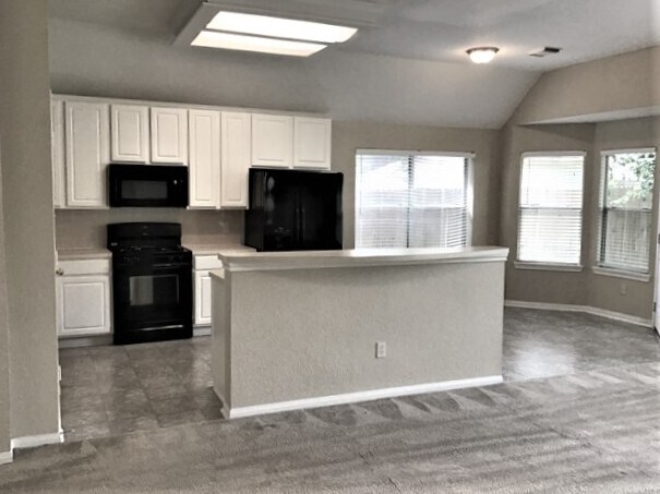 Foto del edificio - 4715 Meadows Edge Ln
