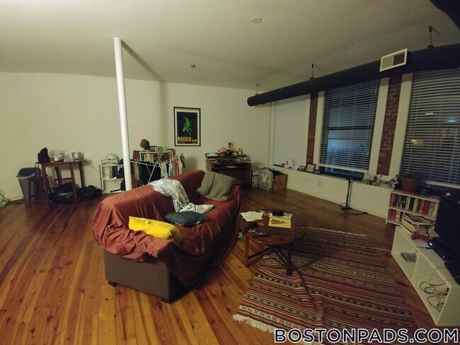 Foto del edificio - 600 Columbia Rd