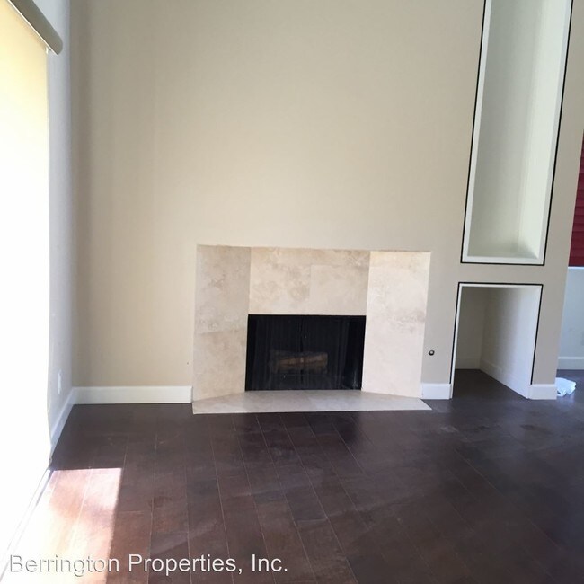 Building Photo - 2 br, 2.5 bath House - 3 Whitewater
