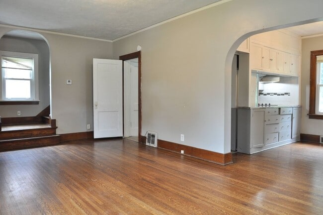 Foto del edificio - 4 Bed, 2 Bath!