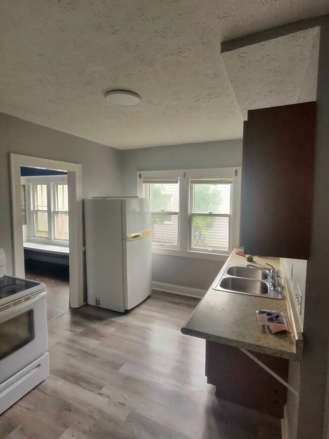 Kitchen - 4477 Martin Luther King Jr Blvd
