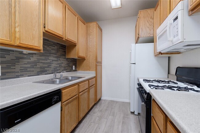 Foto del edificio - 4730 E Craig Rd