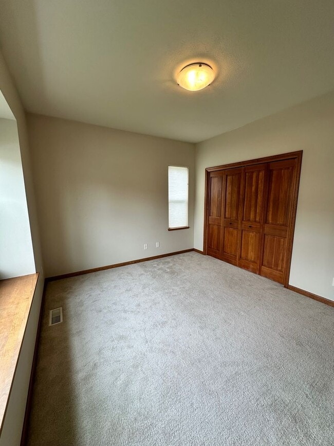 Building Photo - MIE451