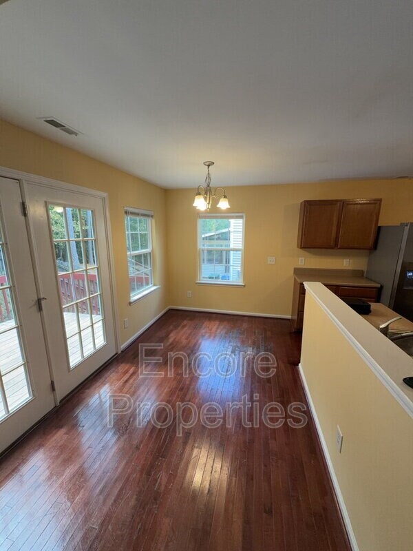 Foto del edificio - 4520 Shady Side Ln
