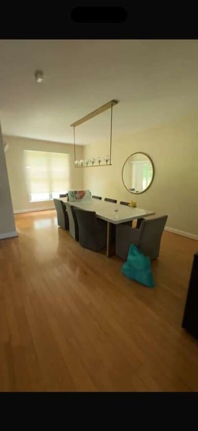 Building Photo - 3 BEDROOM HOME RENOVATED!
