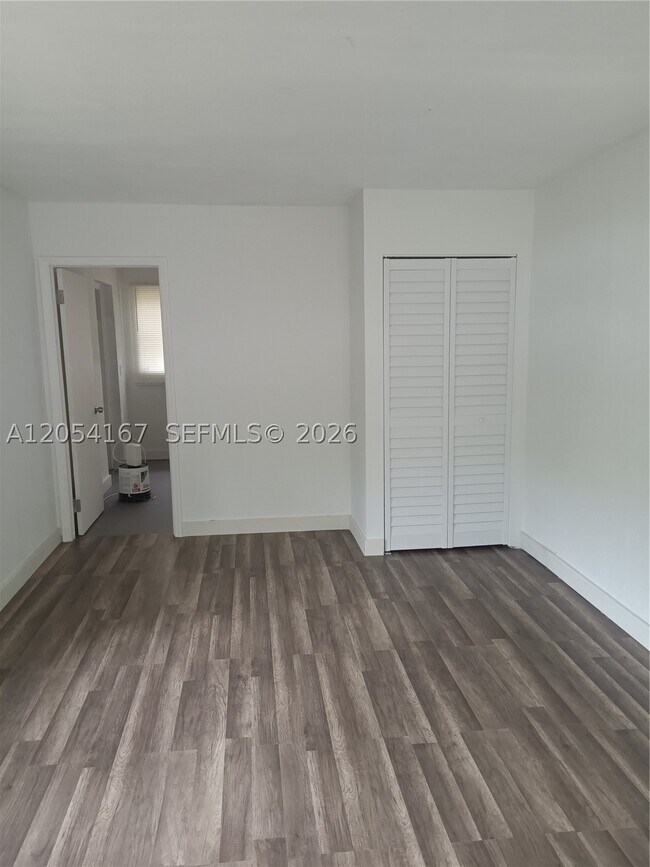 Foto del edificio - 1024 Tyler St
