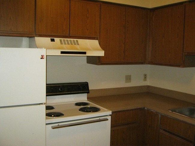  - Sumner Hall Apartments