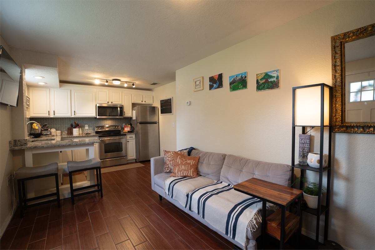 Kitchen + Family Room - 541 W Hancock St