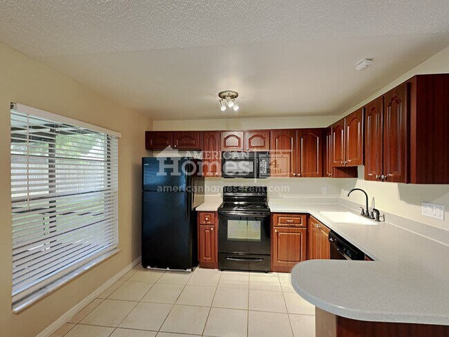Building Photo - 1065 Bridlewood Way