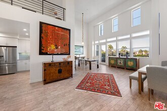 Building Photo - 7100 Playa Vista Dr
