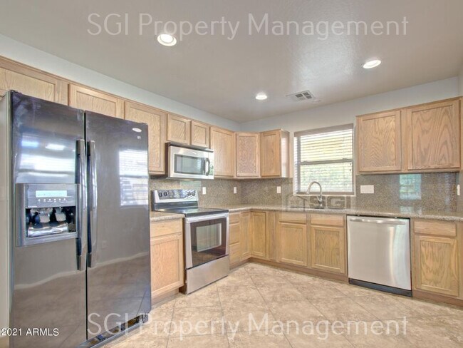 Foto del edificio - Property located in the Lyons Gate Community!