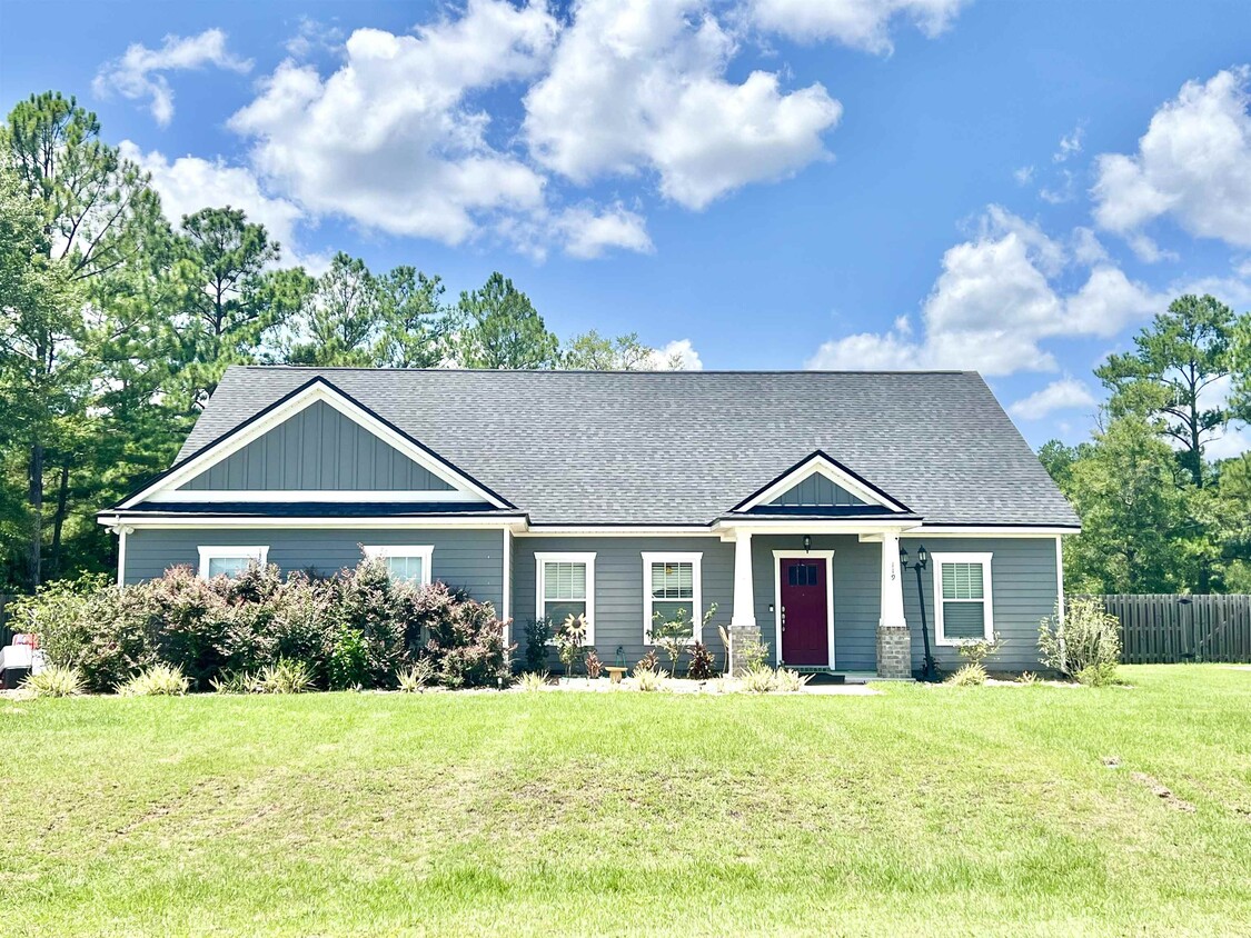 Primary Photo - 119 Savannah Forest Cir