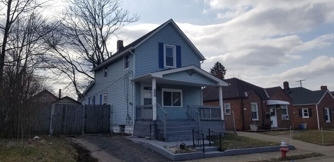 Building Photo - Westpark / Jefferson Area - 3 Bedrooms - 2...