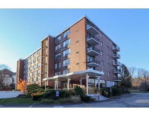 Foto principal - 20 Hammond Pond Pkwy