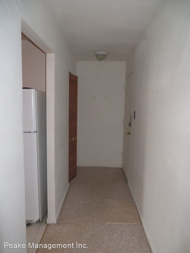 Building Photo - 1 br, 1 bath House - 5201 Duke St. #402