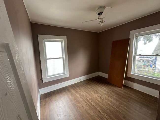 Photo - 110 Pleasant St (Lowell, MA) Apartment