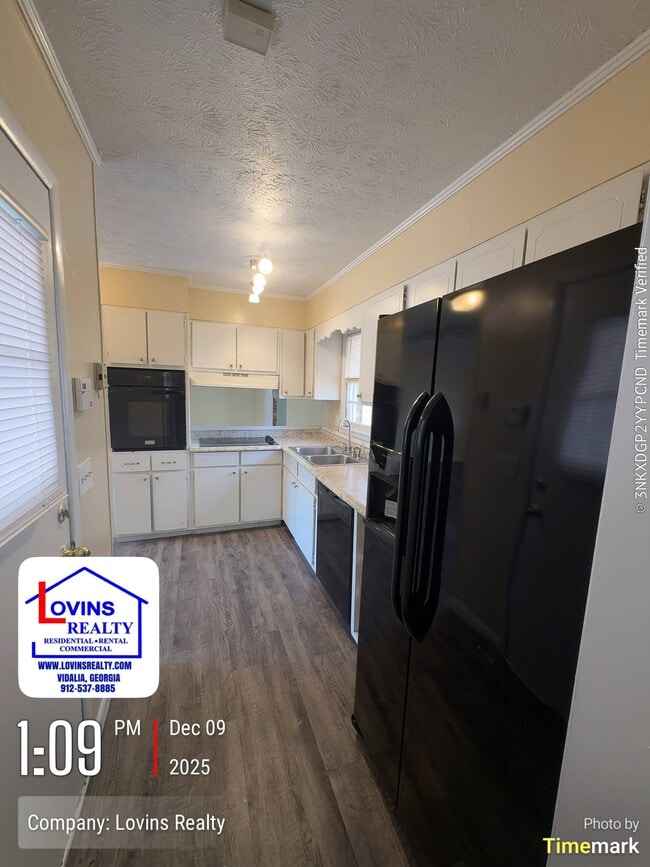 Foto del edificio - 2106 N Maple Dr