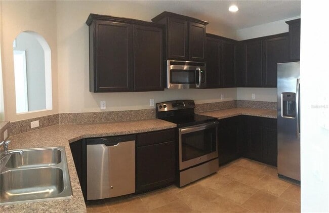 Building Photo - 2116 Betsy Ross Ln