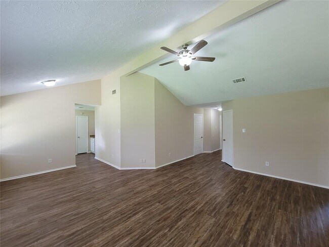 Foto del edificio - 8307 Poplar Ridge Ln