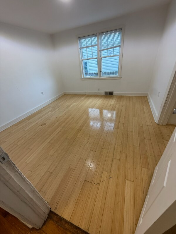 Foto del edificio - 1838 Spohn Ave