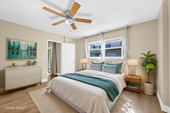 Building Photo - 1161 Hillsboro Mile