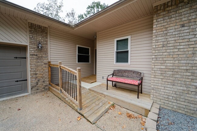 Building Photo - Beautiful 3 Bed, 2 Bath, on the 18 hole of Ponce De Leon golf course!!