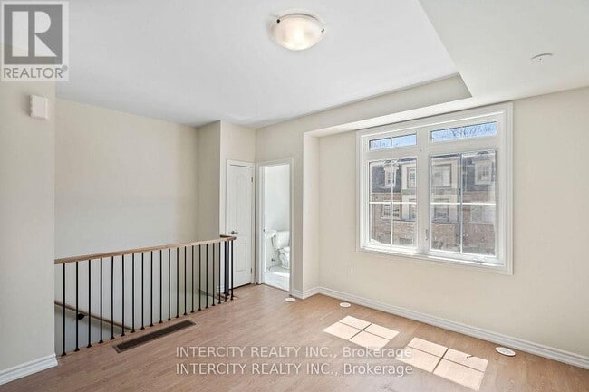 Building Photo - 127 Senay Cir