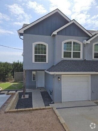 Building Photo - 5911 Lago Vista Way