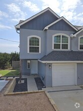 Building Photo - 5911 Lago Vista Way