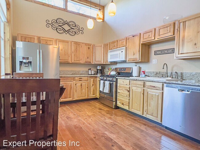 Building Photo - 3 br, 1 bath House - 525B South 3rd Street