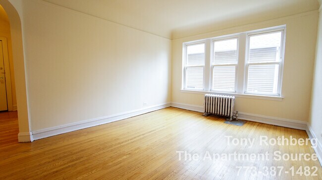 Foto del edificio - 2948 N Albany Ave