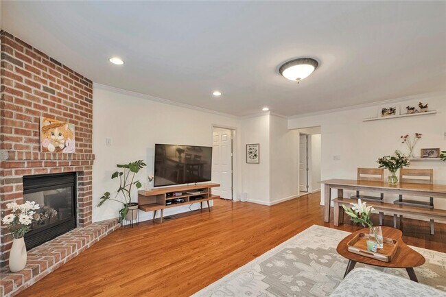 Foto del edificio - 119 Montgomery Ave