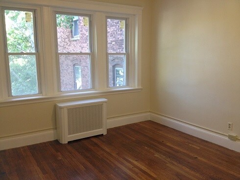 Building Photo - 205 Winthrop Rd