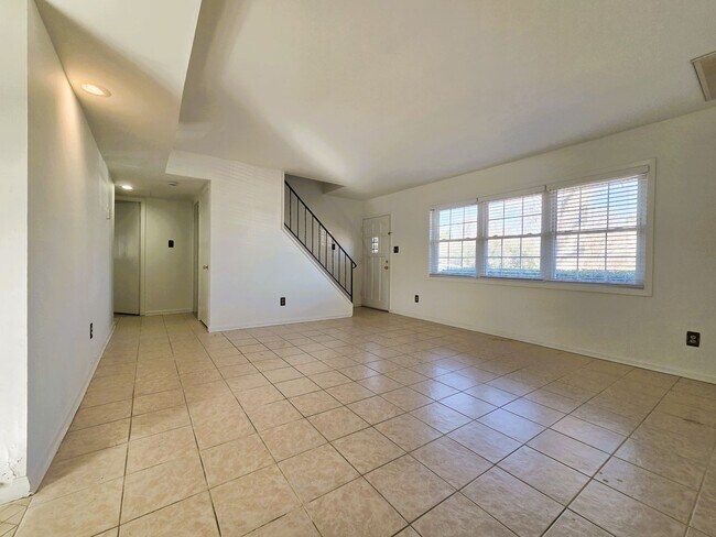 Building Photo - Traditional 4 bedroom cape in Staples Mill and Libbie Road corridor.