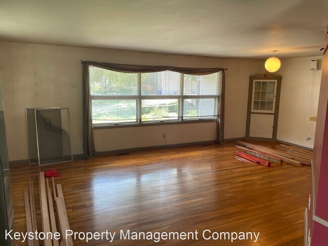 Foto del edificio - 4 br, 1.5 bath House - 1217 Melrose Avenue