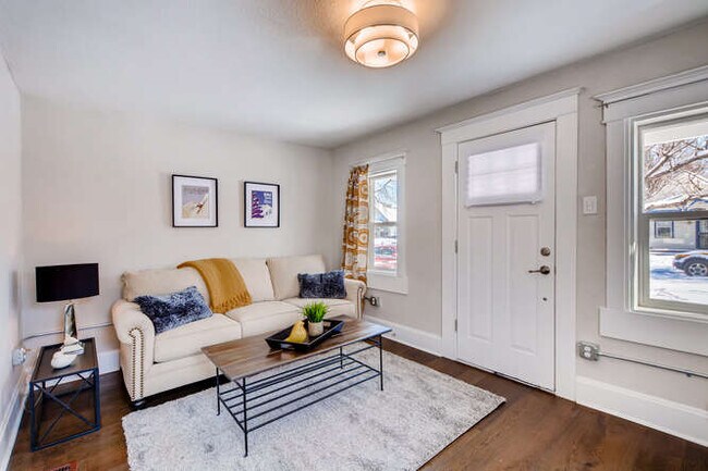 Living Room - 4331 Lincoln St.