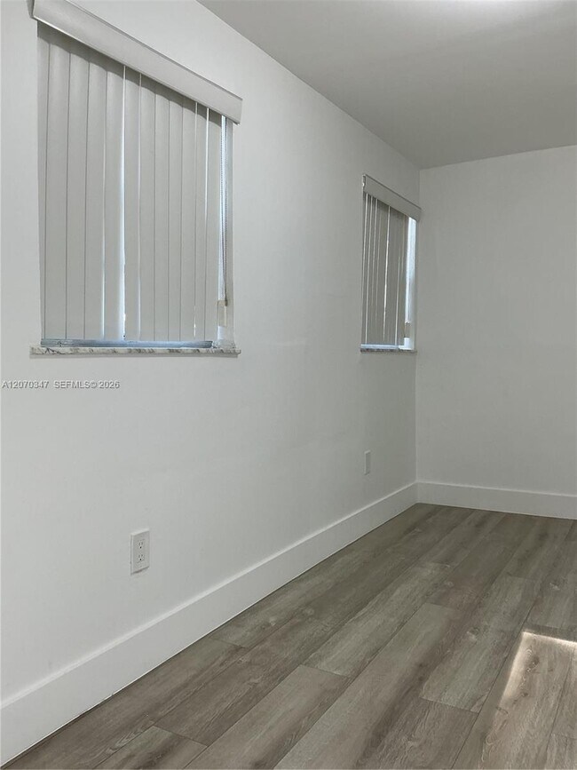 Building Photo - 2605 Ave F