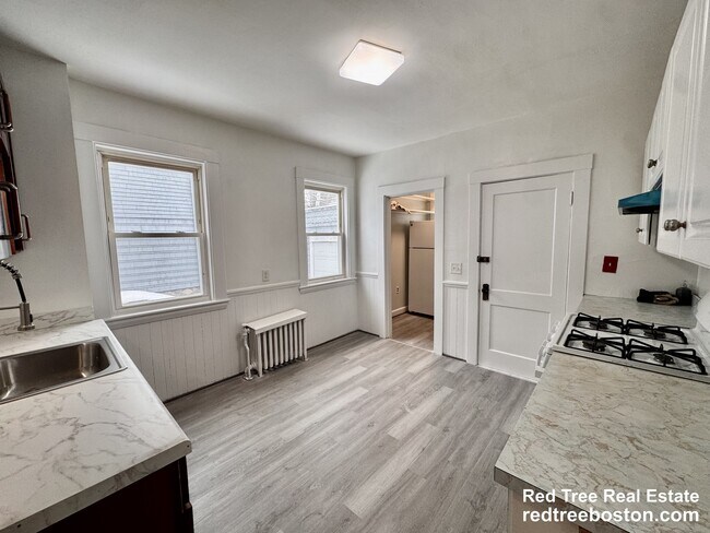 Building Photo - 129 Redlands Rd