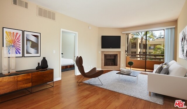 Building Photo - 1420 Peerless Pl