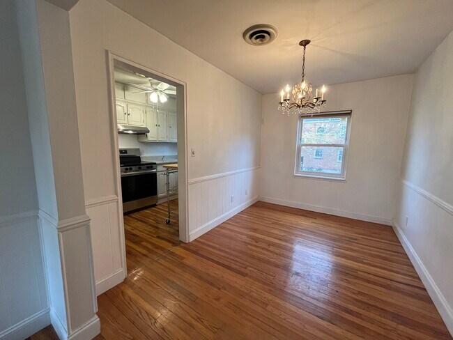 Comedor - 501 Milledge Rd