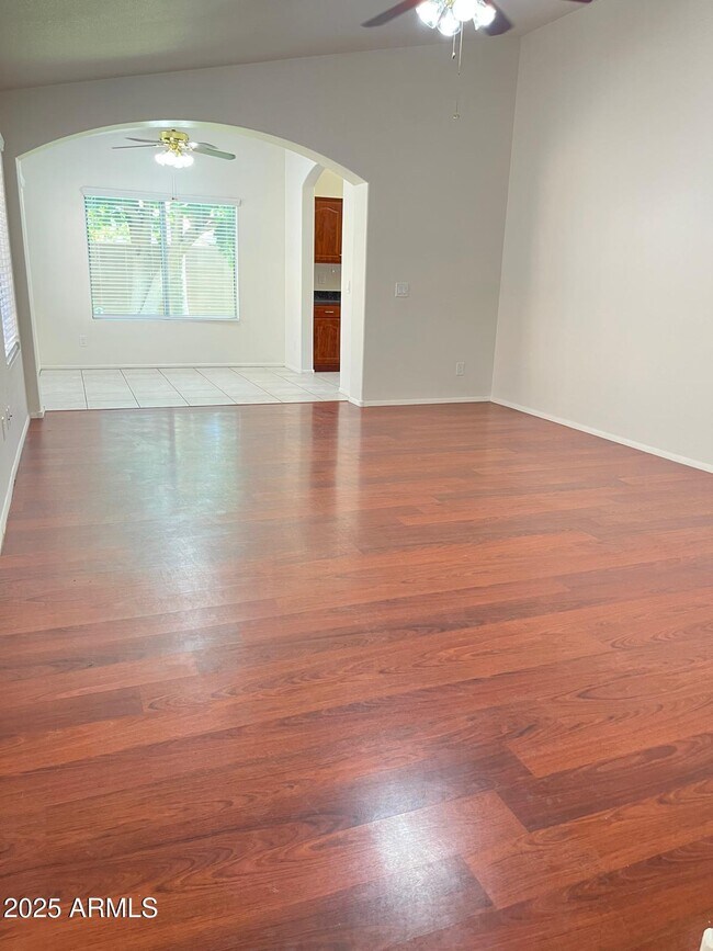 Foto del edificio - 5023 W Kristal Way