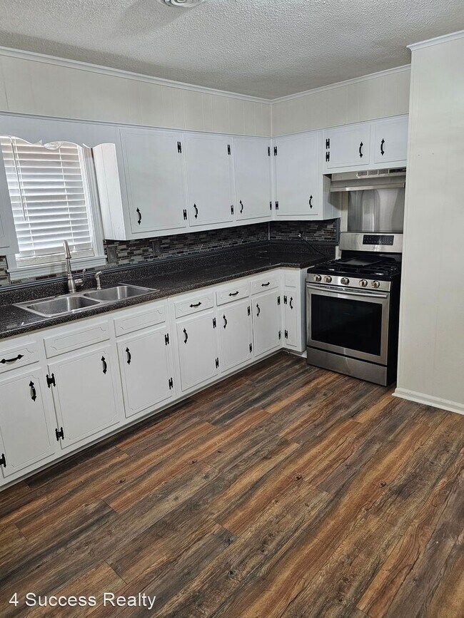Foto del edificio - 3 br, 1 bath House - 10405 Godwin Road