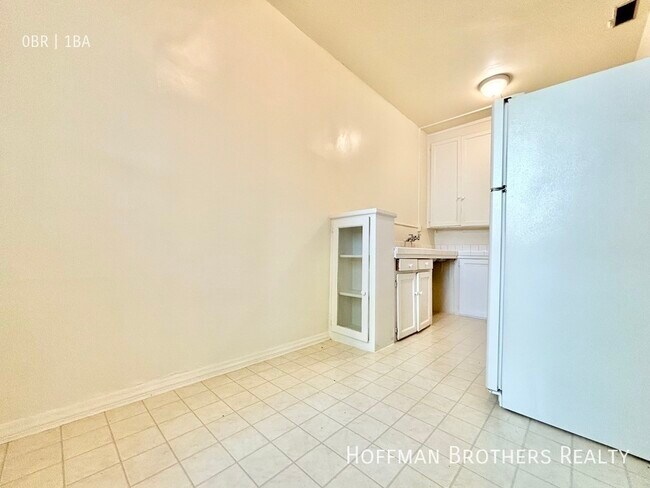 Building Photo - 836 Sanborn Ave