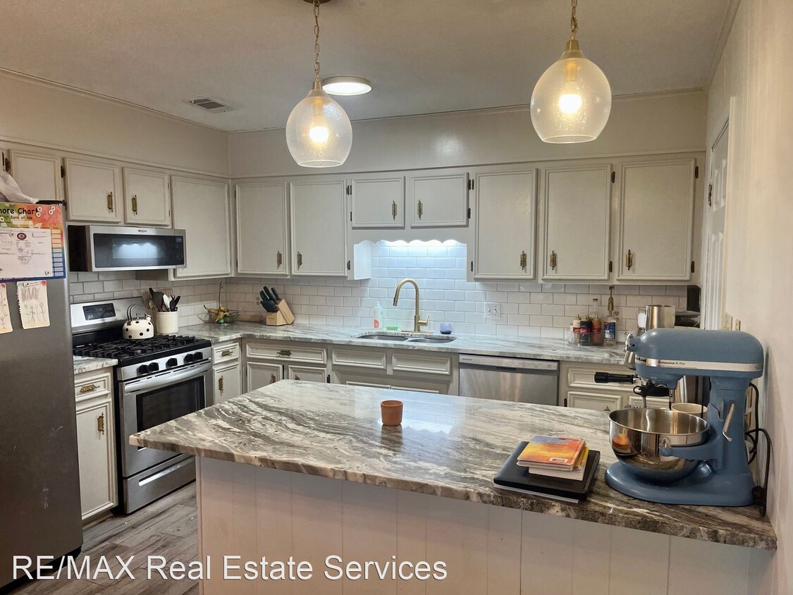 Foto principal - 3 br, 2 bath House - 7802 Hobbs Drive