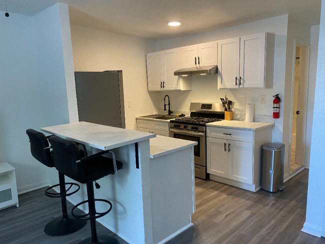 Photo - 5415 Buena Vista St Apartment