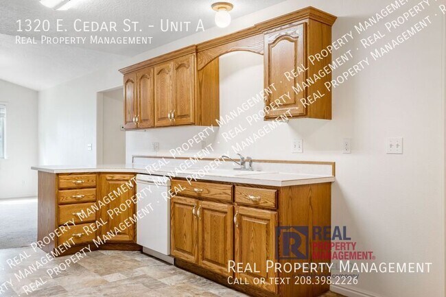 Foto del edificio - 1320 E Cedar St