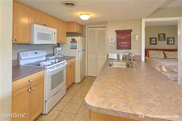 Building Photo - 1380 Ski View Dr