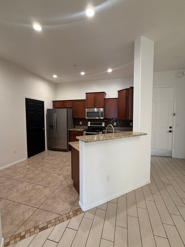 Foto del edificio - 14575 W Mountain View Blvd