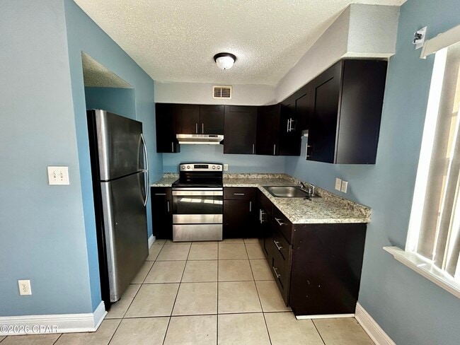 Foto del edificio - 6321 Lenawee St